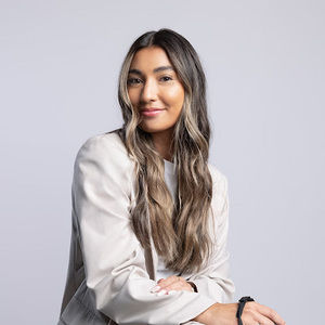 Meet your Posher, Elise